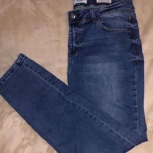 Mid-rise Ankle Jeans
